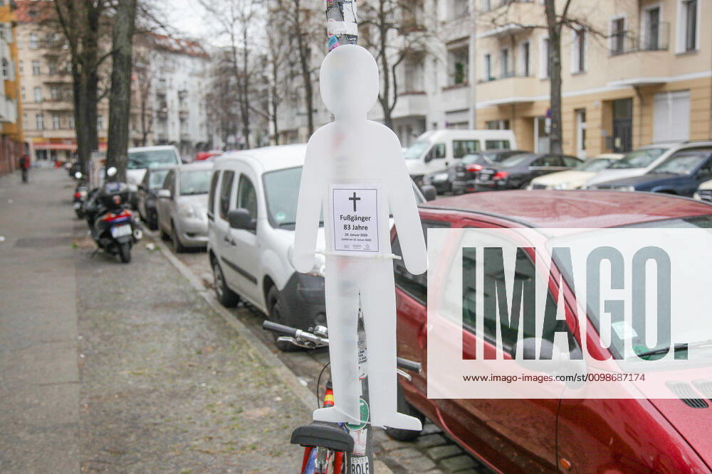 Mahnmal für einen toten fußgänger im neuköllner reuterkiez in der lenaustraße mahnmal für einen toten fußgänger im neuköllner reuterkiez in der lenaustraße