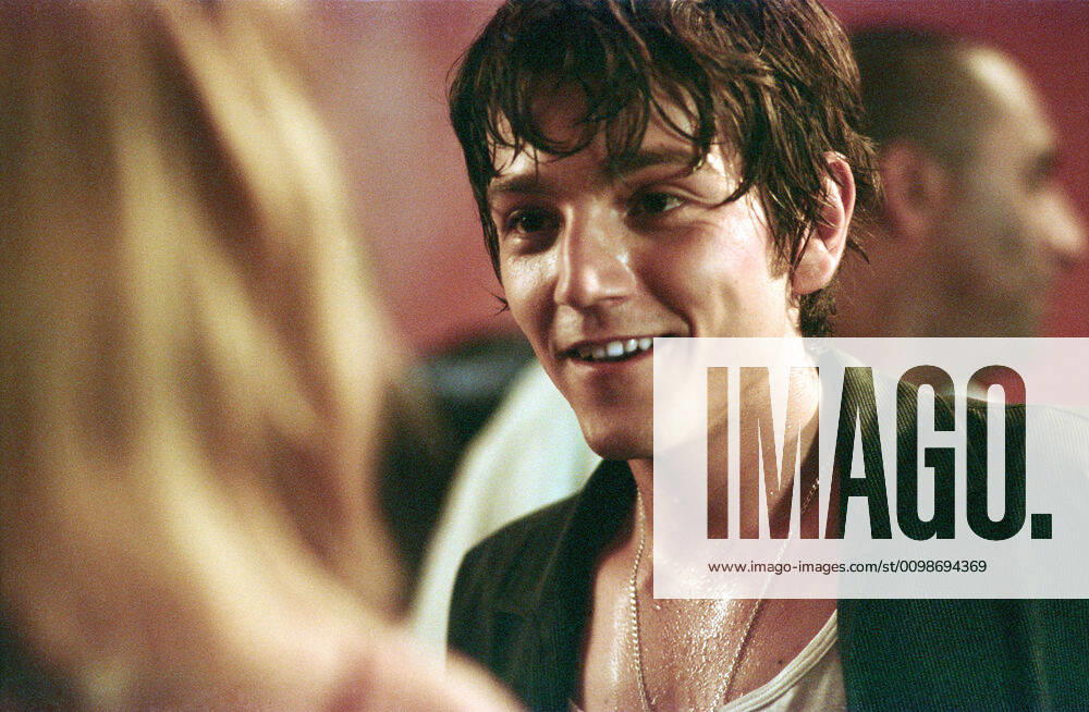 DIRTY DANCING: HAVANA NIGHTS, Diego Luna, 2004, (c) Miramax courtesy Everett Collection Miramax Courtesy Everett Collection !ACHTUNG AUFNAHMEDATUM GESCHÄTZT! PUBLICATIONXNOTxINxCANxCHNxFRAxITAxJPNxNORxPOLxRUSxESPxUKxUSA
