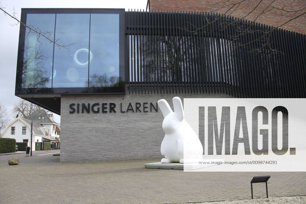 LAREN 30-03-2020, Exterieur Singer Museum Laren. Lentetuin stolen from museum. Singer Museum Laren, Lentetuin stolen x7656553x