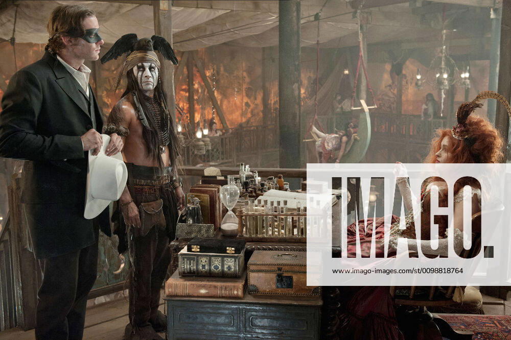 THE LONE RANGER, l-r: Armie Hammer, Johnny Depp, Helena Bonham Carter, 2013, ph: Peter Mountain Walt Disney Pictures courtesy Everett Collection Walt Disney Co. Courtesy Everett Collection !ACHTUNG AUFNAHMEDATUM GESCHÃ„TZT! PUBLICATIONXNOTxINxCANxCHNxFRAxITAxJPNxNORxPOLxRUSxESPxUKxUSA