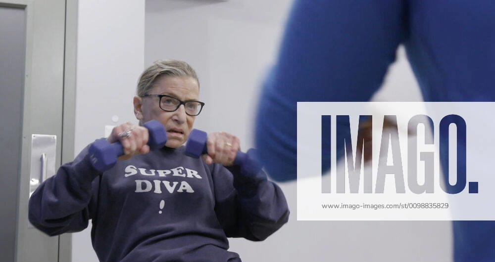 IMAGO ICONS: Ruth Bader Ginsburg RBG, Ruth Bader Ginsburg, mid workout routine, 2018. Magnolia Pictures Courtesy Everett Collection !ACHTUNG AUFNAHMEDATUM GESCHÄTZT! PUBLICATIONXNOTxINxCANxCHNxFRAxITAxJPNxNORxPOLxRUSxESPxUKxUSA