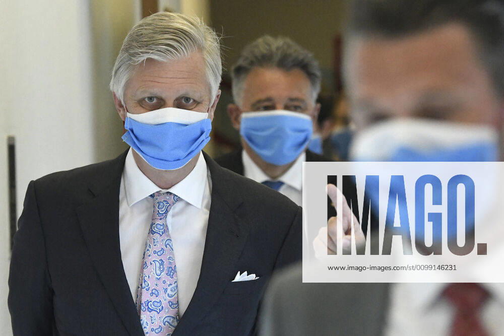 King Philippe - Filip of Belgium wearing a mask pictured during a royal visit to several services at the UZ Brussel universitary hospital in Jette, Brussels, Wednesday 08 April 2020. Belgium is in its fourth week of confinement in the ongoing corona virus crisis. POOLxDIDIERxLEBRUN 2494346