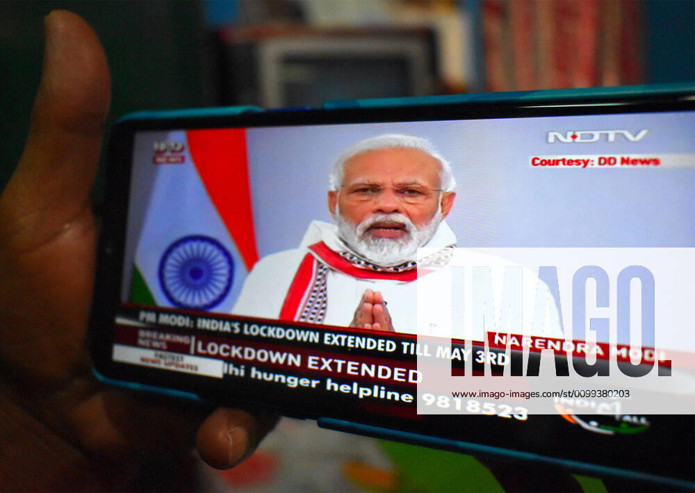 India: COVID-19 lockdown extended to May 3, 2020 People are showing Narendra Modi s Speech on their mobile in Kolkata, India. India’s Covid-19 lockdown has been extended until May 3, Prime Minister Narendra Modi said in an address to the nation. The initial 21-day lockdown was due to end on Tuesday. Modi explained that the lockdown, as well as other social distancing measures, have benefited the country despite the economic costs incurred. Kolkata West Bengal India