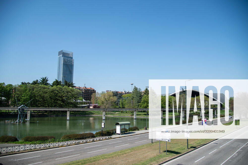 Italy: Turin lockdown 14th April 2020 A view shows Corso Unità D Italia and a deserted Turin on April 14, 2020 in Italy, during the country s lockdown aimed at curbing the spread of the COVID-19 infection, caused by the novel coronavirus. Turin Piedmont Turin Italy