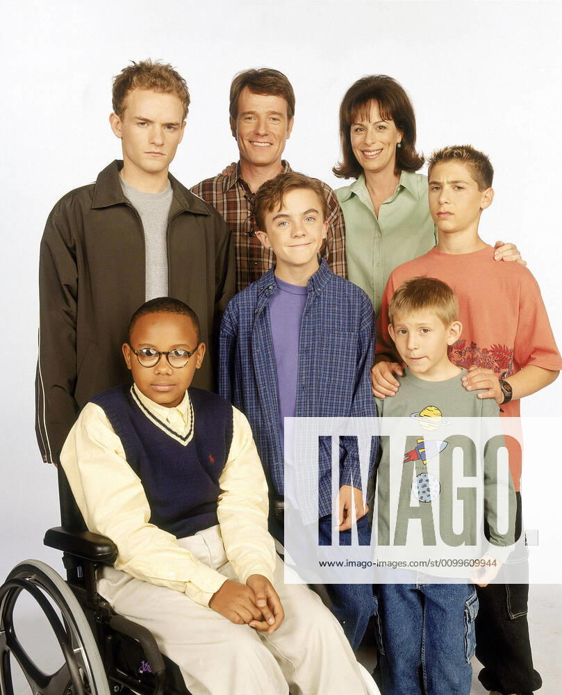 MALCOLM IN THE MIDDLE, (back row, l to r): Christopher Masterson, Bryan Cranston, Jane Kaczmarek, (front): Craig Lamar Traylor, Frankie Muniz, Erik Per Sullivan, Justin Berfield, (Season 2), 2000-2006, TM and Copyright 20th Century Fox Film Corp. All rights reserved, Courtesy: Everett Collection 20thCentFox Courtesy Everett Collection !ACHTUNG AUFNAHMEDATUM GESCHÃ„TZT! PUBLICATIONXNOTxINxCANxCHNxFRAxITAxJPNxNORxPOLxRUSxESPxUKxUSA