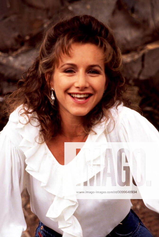 BEVERLY HILLS, 90210, 1990-2000, Gabrielle Cartis, 1990-95 Courtesy Everett Collection !ACHTUNG AUFNAHMEDATUM GESCHÄTZT! PUBLICATIONXNOTxINxCANxCHNxFRAxITAxJPNxNORxPOLxRUSxESPxUKxUSA