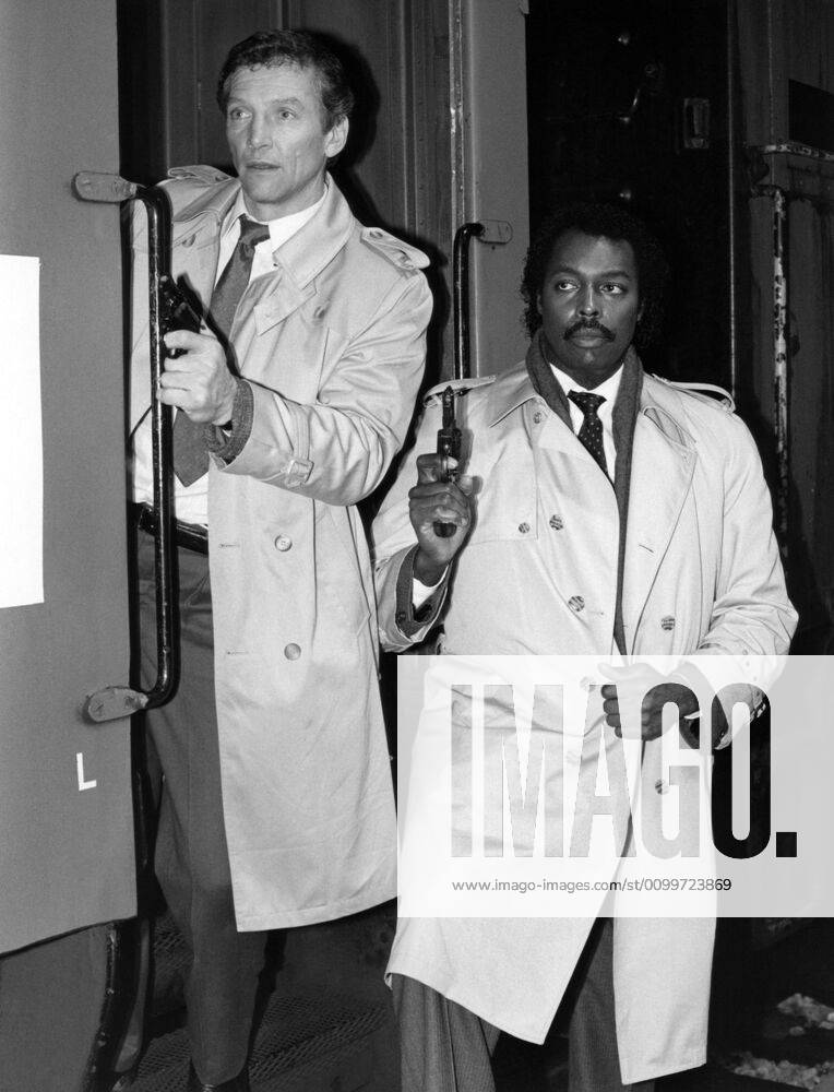 NIGHT HEAT, (from left): Scott Hylands, Eugene Clark, 1985-89. Alliance Entertainment Courtesy: Everett Collection Alliance Entertainment Courtesy: Everett Collection !ACHTUNG AUFNAHMEDATUM GESCHÄTZT! PUBLICATIONXNOTxINxCANxCHNxFRAxITAxJPNxNORxPOLxRUSxESPxUKxUSA