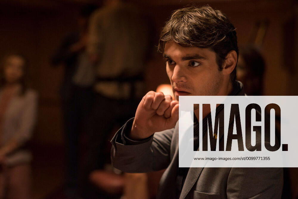 THIS CLOSE, RJ Mitte in Who We Are , (Season 1, Episode 2, aired February 14, 2018), ph: Gunther Campine Sundance Now courtesy Everett Collection !ACHTUNG AUFNAHMEDATUM GESCHÄTZT! PUBLICATIONXNOTxINxCANxCHNxFRAxITAxJPNxNORxPOLxRUSxESPxUKxUSA