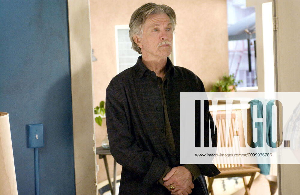 HUFF, Tom Skerritt, (Season 2), 2004-2006, photo: Randy Tepper Showtime Courtesy: Everett Collection Showtime Networks Inc. Courtesy Everett Collection !ACHTUNG AUFNAHMEDATUM GESCHÄTZT! PUBLICATIONXNOTxINxCANxCHNxFRAxITAxJPNxNORxPOLxRUSxESPxUKxUSA