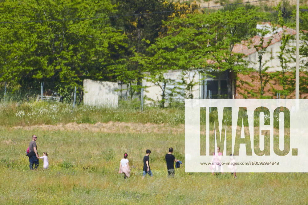 Children play with their parents in the field after 45 days at home without being able to leave as a measure of confinement for the Covid-19 on April 26, 2020 in Madrid, Spain .Children in Spain, which has had one of the stricter lockdowns in Europe, are now allowed to leave their homes for up to an hour per day. The country has had more than 220,000 confirmed cases of COVID-19 and over 20,000 reported deaths, although the rate has declined after weeks of quarantine measures Madrid Spain - ZUMAg15_ 20200426_zaf_g15_002