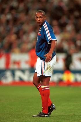Thierry Henry (Frankreich) Fußball Länderspiel Herren Freundschaftsspiel 2000, Nationalmannschaft, Nationalteam, Nationaltrikot Einzelbild Stade de France Paris