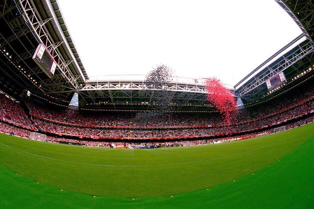 Millenium-Stadion in Cardiff Fußball Herren English Premier League 2002 2003, 1. Englische Liga, FA Community Shield Totale Millennium Stadium Cardiff  