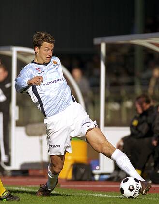 Zlatan Ibrahimovic (Malmö) am Ball Fußball Herren Allsvenskan 2001, 1. Schwedische Liga, Malmö FF Einzelbild Göteborg Dynamik,