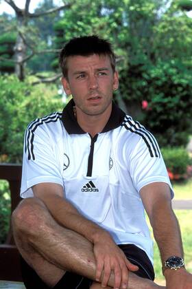 Bernd Schneider (Deutschland) Fußball WM Herren Weltmeisterschaft 2002, Shooting, Fotoshooting, Fototermin, Nationalmannschaft, Nationalteam, Vdia Einzelbild