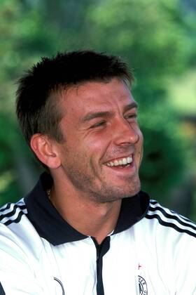 Bernd Schneider (Deutschland) Fußball WM Herren Weltmeisterschaft 2002, Shooting, Fotoshooting, Fototermin, Nationalmannschaft, Nationalteam, Vdia Porträt