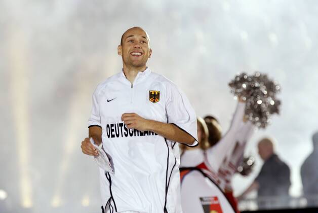 Pascal Roller (Deutschland) lächelt Basketball Länderspiel Herren Supercup 2003, Super-Cup, Länderspiel, Nationalmannschaft, Nationalteam, Vdig Einzelbild Braunschweig Freude,