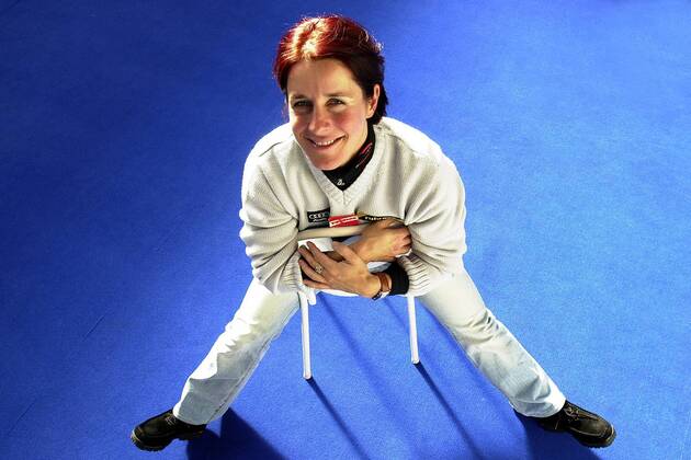 Uschi Disl (Deutschland) Biathlon Damen Studioshooting 2003 2004, Shooting, Fotoshooting, Fototermin Einzelbild