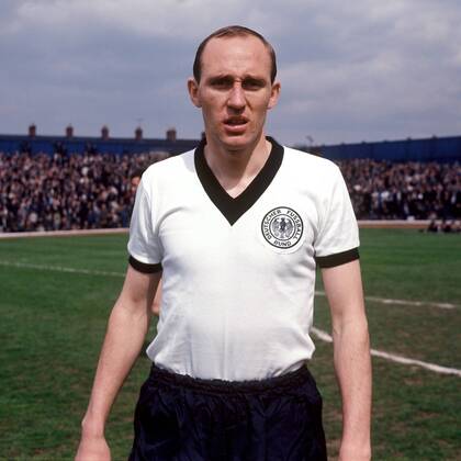 Willi Schulz (BR Deutschland) Fußball WM Herren DEUTSCHSPRACHIGE SPORTZEITSCHRIFTEN UND -ZEITUNGEN NUR NACH RÜCKSPRACHE, Weltmeisterschaft 1966 Einzelbild Birmingham