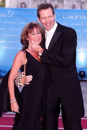 Henry Maske (Deutschland) mit seiner Frau Manuela anlässlich der Verleihung des Laureus World Sports Awards 2004 Boxen Herren Laureus World Sports Awards 2004, Sportlerwahl, Ehrung, Sportlerehrung, Sportlerauszeichnung, Vdig Gruppe Award Estoril Freude,