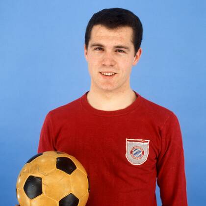 Franz Beckenbauer (FC Bayern München) Fußball 1. BL Herren DEUTSCHSPRACHIGE SPORTZEITSCHRIFTEN UND -ZEITUNGEN NUR NACH RÜCKSPRACHE, Saison 1965 1966 Porträt Aufnahmedatum geschätzt