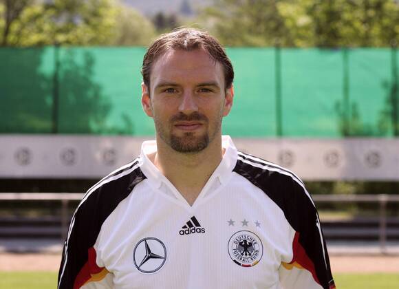 Jens Nowotny (Deutschland) Fußball EM Herren Vorschau Europameisterschaft 2004, Euro, Vorstellung, Präsentation, Pressetermin, Porträttermin Porträt