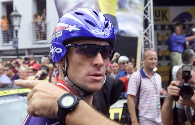 Lance Armstrong (USA US Postal Service) ignoriert den Fingerzeig Radsport Herren Luk Challenge 2004, Paarzeitfahren, Zeitfahren, Straßenradsport, Straße, Rad, Vdig Einzelbild Bühl