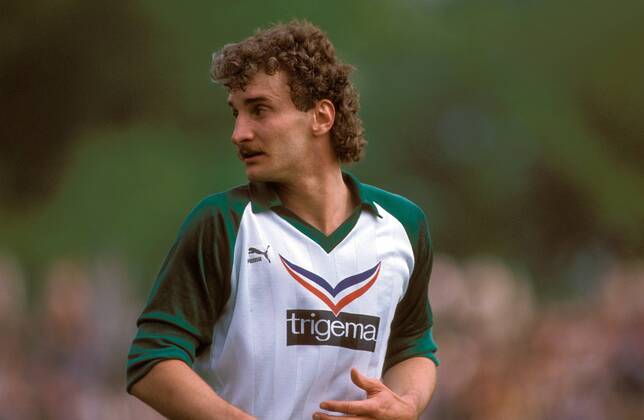 Rudi Völler (Bremen) Fußball 1. BL Herren DEUTSCHSPRACHIGE SPORTZEITSCHRIFTEN UND -ZEITUNGEN NUR NACH RÜCKSPRACHE, DFB-Pokal 1985 1986 Einzelbild Weil