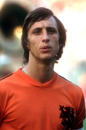 Johan Cruyff (Niederlande) - Nationalhymne Fußball WM Herren Weltmeisterschaft 1974, Länderspiel, Nationalmannschaft, Nationalteam, Nationaltrikot, Holland, Vdia Porträt Hannover