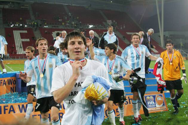 Lionel Messi (U 20 Argentinien) feiert mit seinen Teamkollegen den Junioren Weltmeistertitel -  Fußball WM Herren U20 Junioren Weltmeisterschaft 2005, Länderspiel, Finale, Endspiel, Weltmeister, Gruppe Utrecht Begeisterung, Freude,