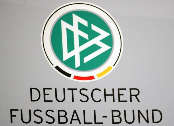 Logo und Schriftzug des DFB Fußball Herren Nationalmannschaft 2005, Nationalteam Einzelbild Hamburg