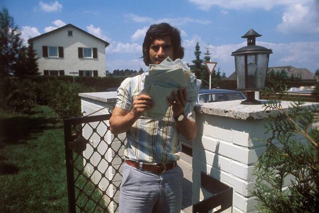 Der frisch gebackene Weltmeister Gerd Müller (BR Deutschland) kann sich vor Fanpost kaum noch retten Fußball WM Herren Weltmeisterschaft 1974, Nationalmannschaft, Nationalteam, Vdia Einzelbild München