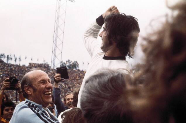 Bundestrainer Helmut Schön (li.) und Gerd Müller (beide BR Deutschland) - Schlußjubel Fußball WM Herren Weltmeisterschaft 1974, Länderspiel, Nationalmannschaft, Nationalteam, Nationaltrikot, Vdia Gruppe Finale, Endspiel München Freude, Begeisterung,