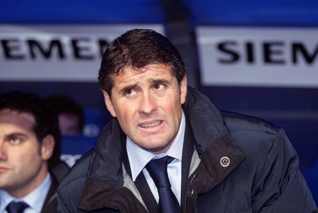 Trainer Juan Ramon Lopez Caro (Real Madrid) skeptisch -  Fußball Herren Copa del Rey 2005 2006, Spanischer Pokal, Pokalspiel, Real Madrid CF Porträt Madrid Skepsis,