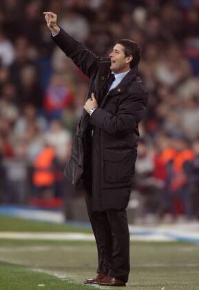 Trainer Juan Ramon Lopez Caro (Real Madrid) gibt Anweisungen -  Fußball Herren Copa del Rey 2005 2006, Spanischer Pokal, Pokalspiel, Real Madrid CF Einzelbild Madrid