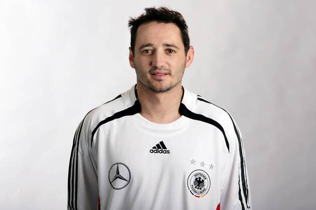 Oliver Neuville (Deutschland) Fußball Herren Nationalmannschaft 2006, Nationalteam, Vorstellung, Präsentation, Pressetermin, Porträttermin Porträt Fotostudio, Studioaufnahme