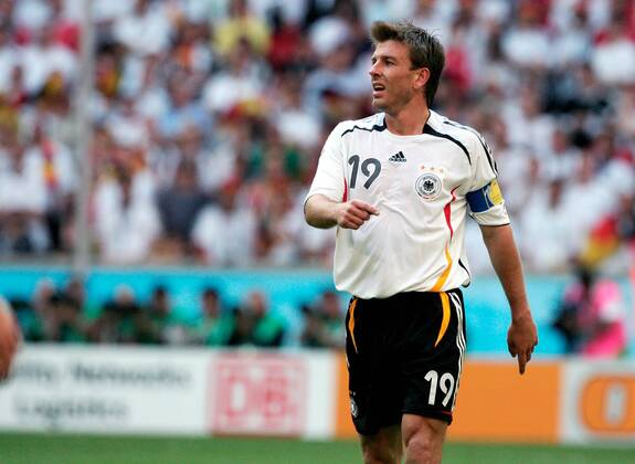 Bernd Schneider (Deutschland) Fußball WM Herren WM 2006, Länderspiel, Nationalmannschaft, Nationalteam, Nationaltrikot, Gruppe A, Eröffnungsspiel Einzelbild München