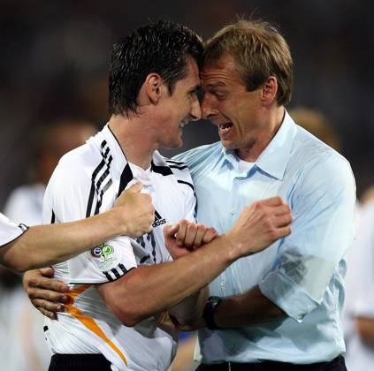 Bundestrainer Jürgen Klinsmann und Miroslav Klose (beide Deutschland) - Schlussjubel Fußball WM Herren WM 2006, Länderspiel, Nationalteam, Gruppe A, Nationaltrikot Gruppe Dortmund Freude, Fußball WM Herren WM 2006, Länderspiel, Nationalteam, Gruppe A, Nationaltrikot Gruppe Dortmund Freude,