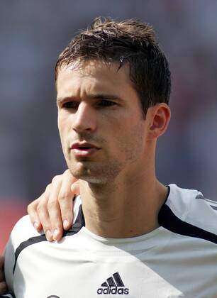 Arne Friedrich (Deutschland) - Nationalhymne Fußball WM Herren WM 2006, Länderspiel, Nationalteam, Gruppe A, Deutschland, Nationaltrikot, Vdig Porträt Berlin Fußball WM Herren WM 2006, Länderspiel, Nationalteam, Gruppe A, Deutschland, Nationaltrikot, Vdig Porträt Berlin