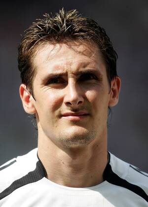 Miroslav Klose (Deutschland) - Nationalhymne - Fußball WM Herren WM 2006, Länderspiel, Nationalteam, Gruppe A Porträt Berlin Fußball WM Herren WM 2006, Länderspiel, Nationalteam, Gruppe A Porträt Berlin