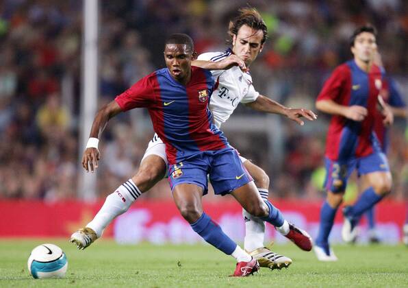 Samuel Etoo (Barcelona, vorn) gegen Ali Karimi (Bayern) -  Fußball Herren Trofeo Joan Gamper 2006 2007, Testspiel, Test, FC Barcelona - FC Bayern München 4:0 Barca, Gruppe Barcelona, Barca Dynamik, Fußball Herren Trofeo Joan Gamper 2006 2007, Testspiel, Test, FC Barcelona - FC Bayern München 4:0 Barca, Gruppe Barcelona, Barca Dynamik,