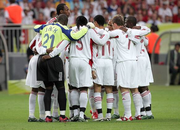 Spielerkreis Trinidad und Tobago Fußball WM Herren WM 2006, Länderspiel, Nationalteam, Gruppe B, Nationaltrikot Gruppe Kaiserslautern Harmonie, Kameradschaft Fußball WM Herren WM 2006, Länderspiel, Nationalteam, Gruppe B, Nationaltrikot Gruppe Kaiserslautern Harmonie, Kameradschaft