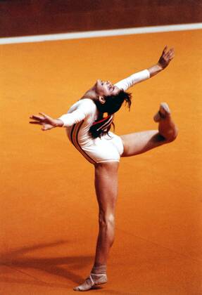 Nadia Comaneci (Rumänien) - Bodenturnen -  (aflo348) Turnen OS Sommer Damen Olympische Spiele 1976, Sommerspiele, Geräteturnen, Kunstturnen Einzelbild Montreal Turnen OS Sommer Damen Olympische Spiele 1976, Sommerspiele, Geräteturnen, Kunstturnen Einzelbild Montreal