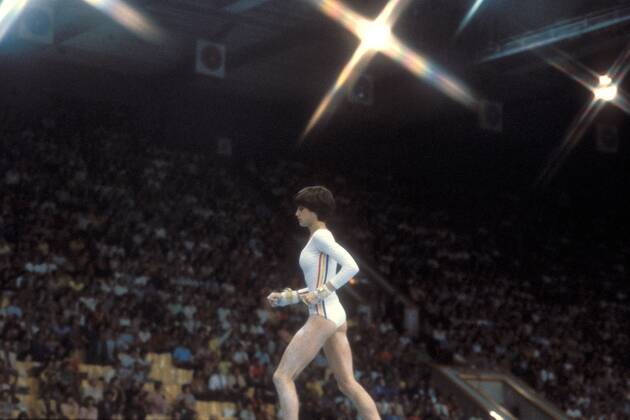 Nadia Comaneci (Rumänien) Turnen OS Sommer Damen Olympische Spiele Moskau 1980, Sommerspiele, Geräteturnen, Kunstturnen Einzelbild Moskau Turnen OS Sommer Damen Olympische Spiele Moskau 1980, Sommerspiele, Geräteturnen, Kunstturnen Einzelbild Moskau