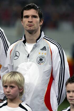 Arne Friedrich (Deutschland) - Nationalhymne Fußball Länderspiel Herren Freundschaftsspiel 2007, Test, Testspiel, Nationalteam, Porträt Düsseldorf Fußball Länderspiel Herren Freundschaftsspiel 2007, Test, Testspiel, Nationalteam, Porträt Düsseldorf