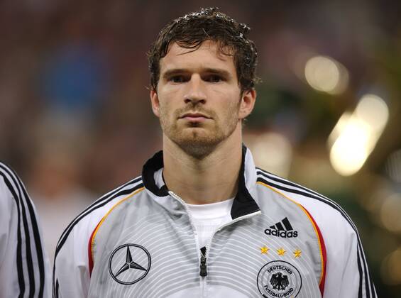 Arne Friedrich (Deutschland) - Nationalhymne Fußball Länderspiel Herren EM Qualifikation 2007, Nationalteam, Deutschland Porträt München Fußball Länderspiel Herren EM Qualifikation 2007, Nationalteam, Deutschland Porträt München