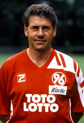 Trainer Eberhard Vogel (Hannover 96) Fußball 2. BL Herren Saison 1992 1993, Hannover 96, Präsentation, Pressetermin, Porträttermin Porträt Hannover Fußball 2. BL Herren Saison 1992 1993, Hannover 96, Präsentation, Pressetermin, Porträttermin Porträt Hannover