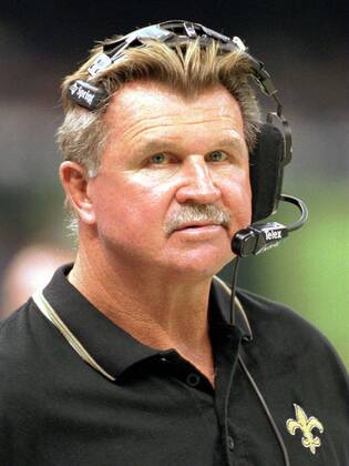 Trainer Mike Ditka (New Orleans Saints) -  (NOP98082801) American Football Herren NFL 1998 1999 Porträt American Football Herren NFL 1998 1999 Porträt