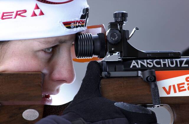 Uschi Disl (Deutschland) Biathlon Damen Weltcup 2000 2001, Welt Cup, Worldcup, World, WC, Einzelbild Ruhpolding Biathlon Damen Weltcup 2000 2001, Welt Cup, Worldcup, World, WC, Einzelbild Ruhpolding