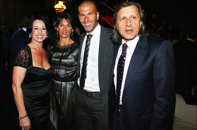Zinedine Zidane (Frankreich, 2.v.re.) nebst Ehefrau Veronique (2.v.li.) mit Nadia Comaneci (li.) und Ilie Nastase (beide Rumänien) auf einer Gala des Uhrenherstellers IWC -  (pan25275) Fußball Herren Gala 2008 Gruppe Genf Freude, Fußball Herren Gala 2008 Gruppe Genf Freude,