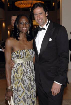 Christian Schenk (Deutschland) mit seiner Frau Dawn Maria bei der Goldenen Sportpyramide 2008 Leichtathletik Herren Goldene Sportpyramide 2008, Gala, Sportgala, Benefiz, Benefizgala, Stiftung deutsche Sporthilfe, Gruppe Berlin